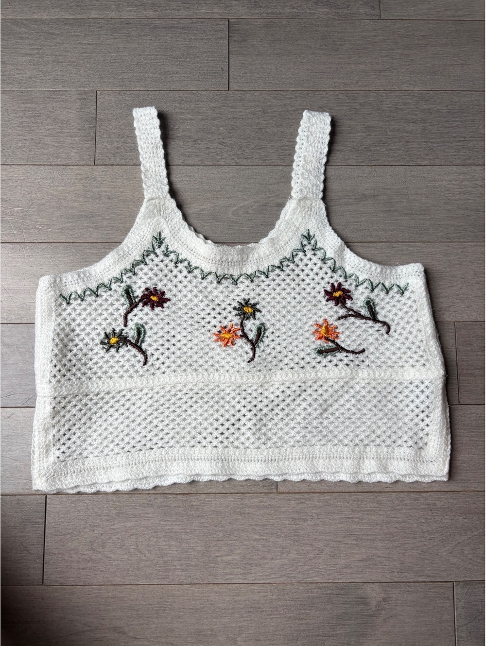 Rebellion Junior’s Open Knit Floral White Crop Tank Top Size XS